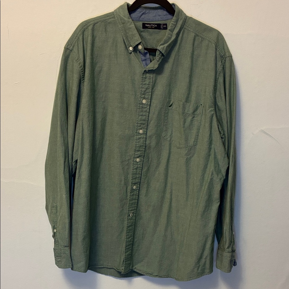 EUC  Nautica Men's Button-Down Shirt in Sage  Green XXL